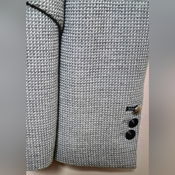 ZARA WOMAN BLAZER GRAY WITH TEXTURE LARGE. PRE-OWNED. MADE IN PORTUGAL. - Picture 11 of 15